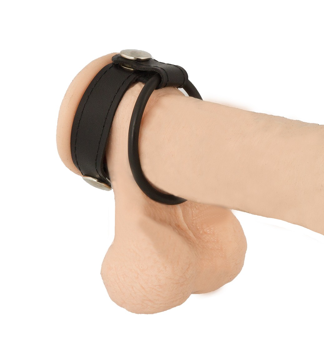 Hodenband mit Penisring aus Gummi – Verstellbares Lederband für festen Halt Hodenband aus Leder mit flexiblem Penisring aus Gummi für stabilen Sitz und intensive Lust